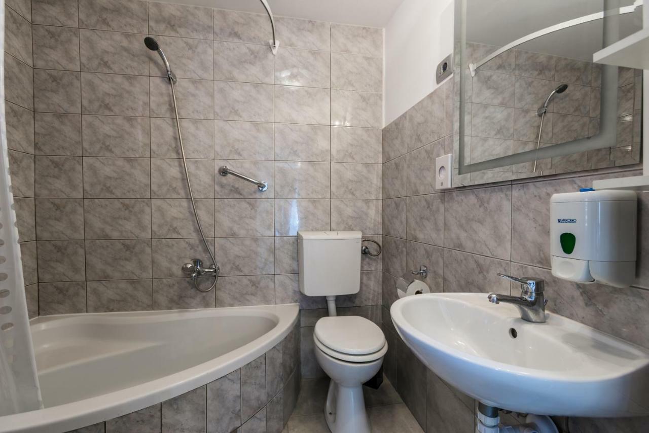 Nona Lena Studio Appartement Split Buitenkant foto